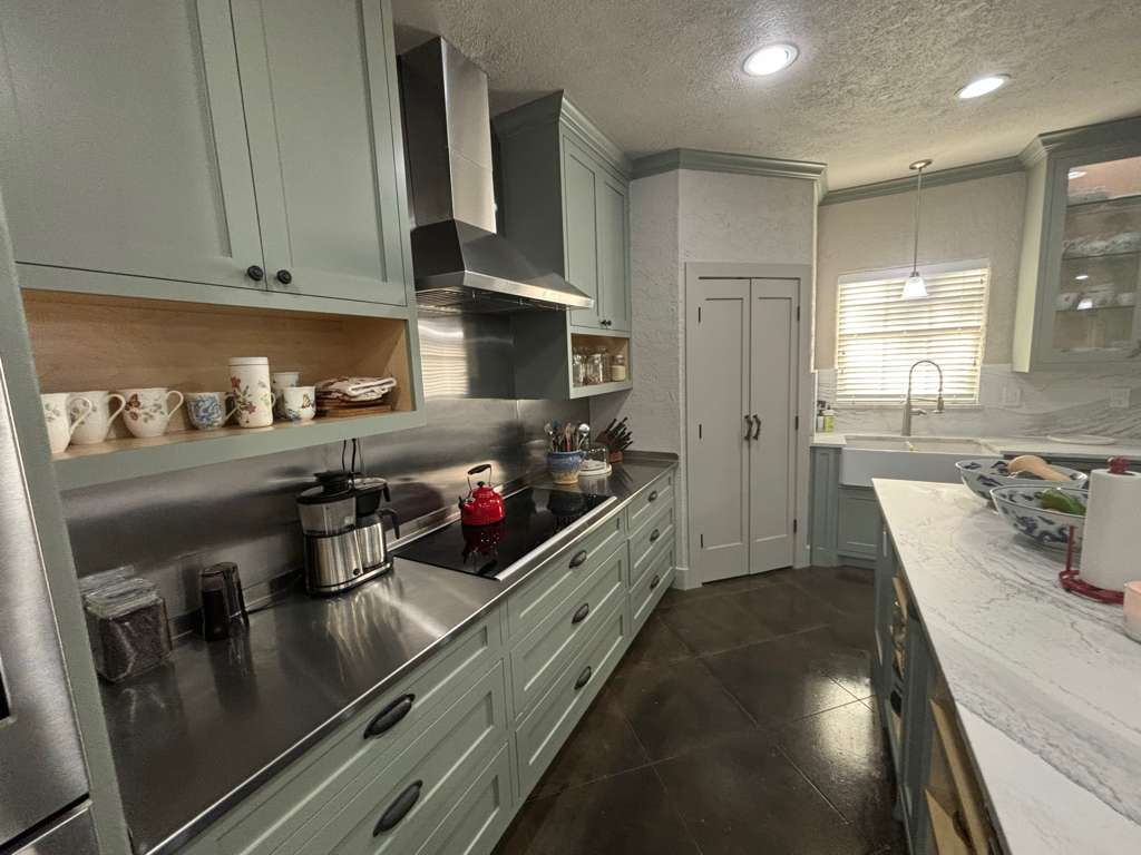 Kitchen 001